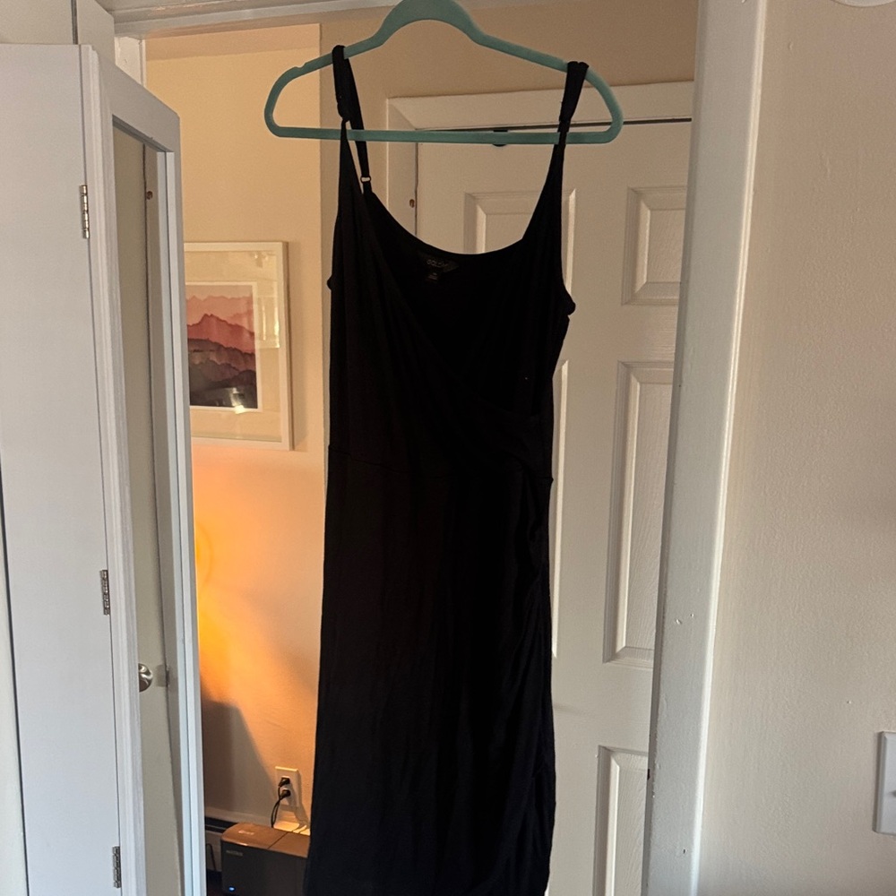 Chic Black Midi Dress